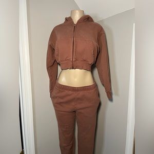 ARITZIA TNA SWEAT OUTFIT